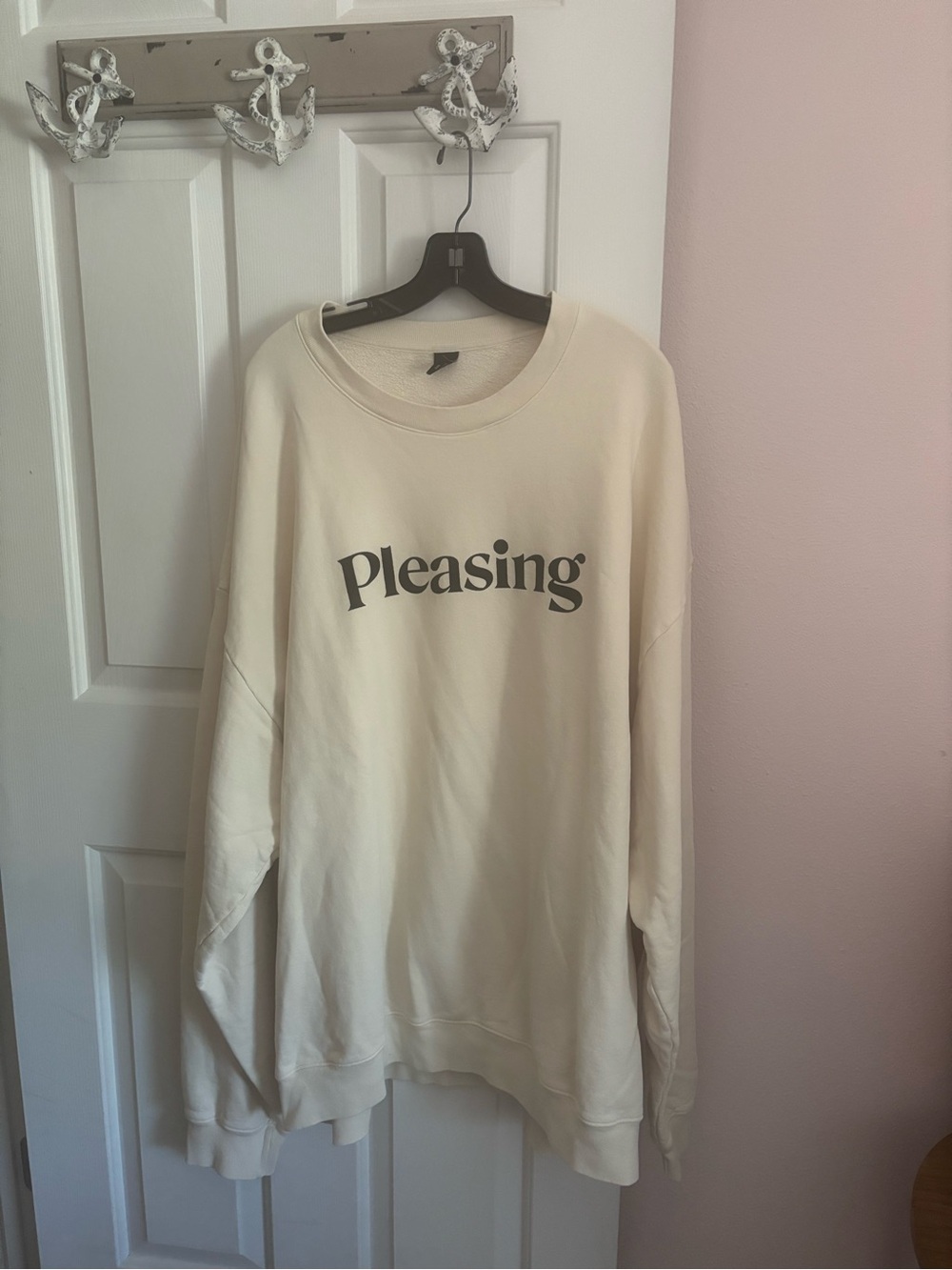 Pleasing Crewneck Sweatshirt in Cream with Logo